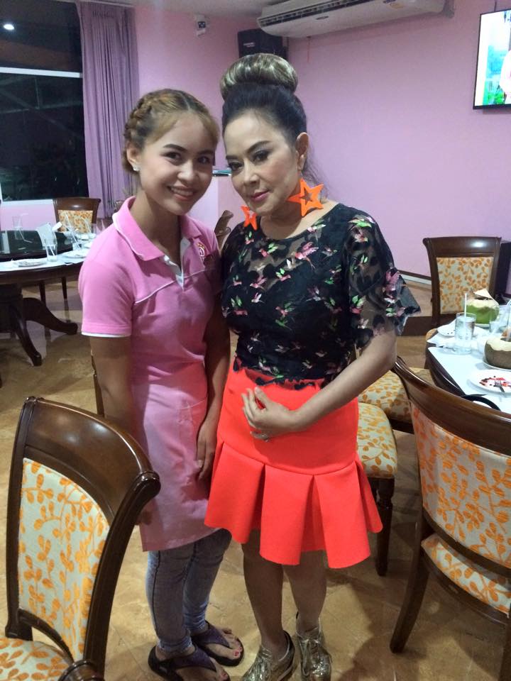 แขกผู้มีเกียรติร้านดอนญ่า