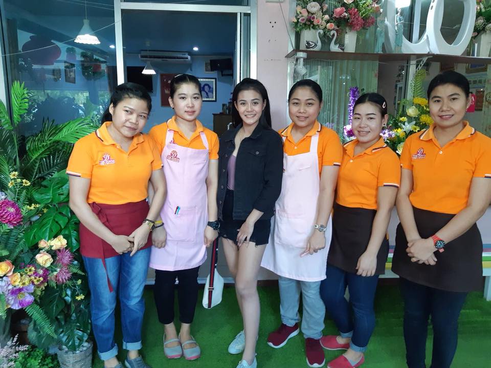 แขกผู้มีเกียรติร้านดอนญ่า