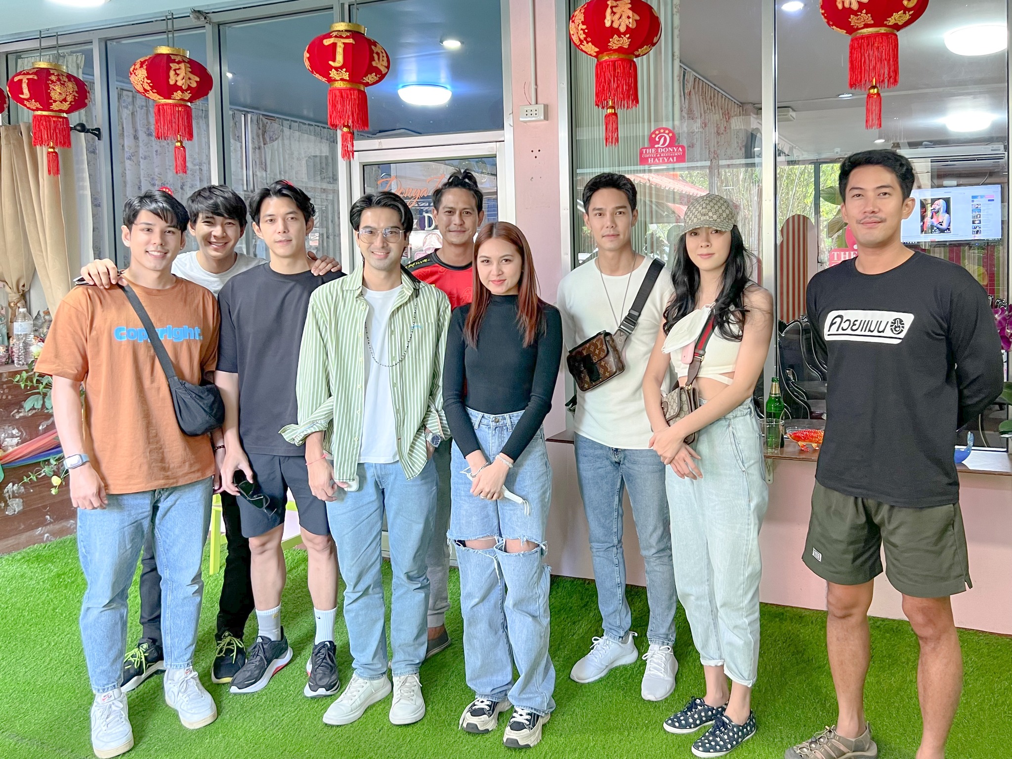 แขกผู้มีเกียรติร้านดอนญ่า